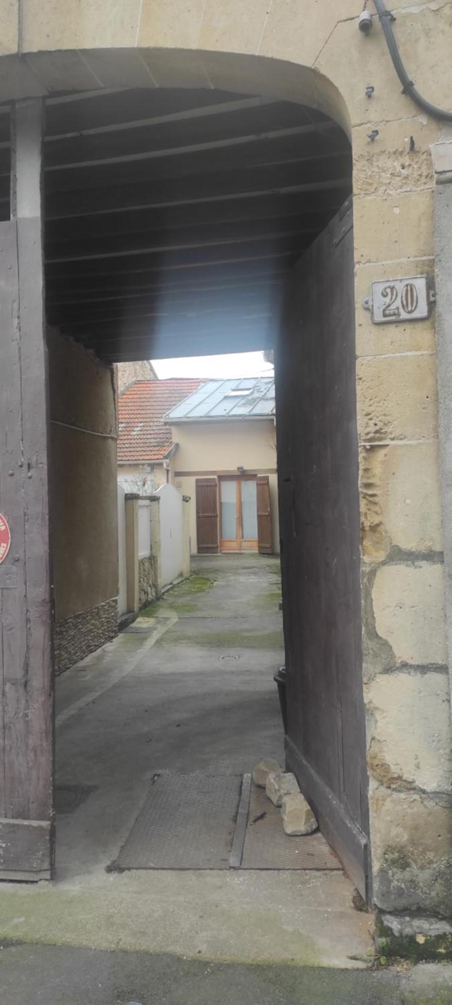 Superbe Appartement En Plein Centre Ville Viarmes Exterior photo